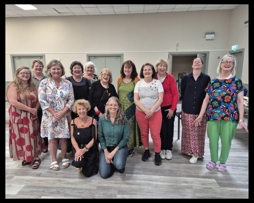 Group photo of the students and tutor Pam de Groot.
